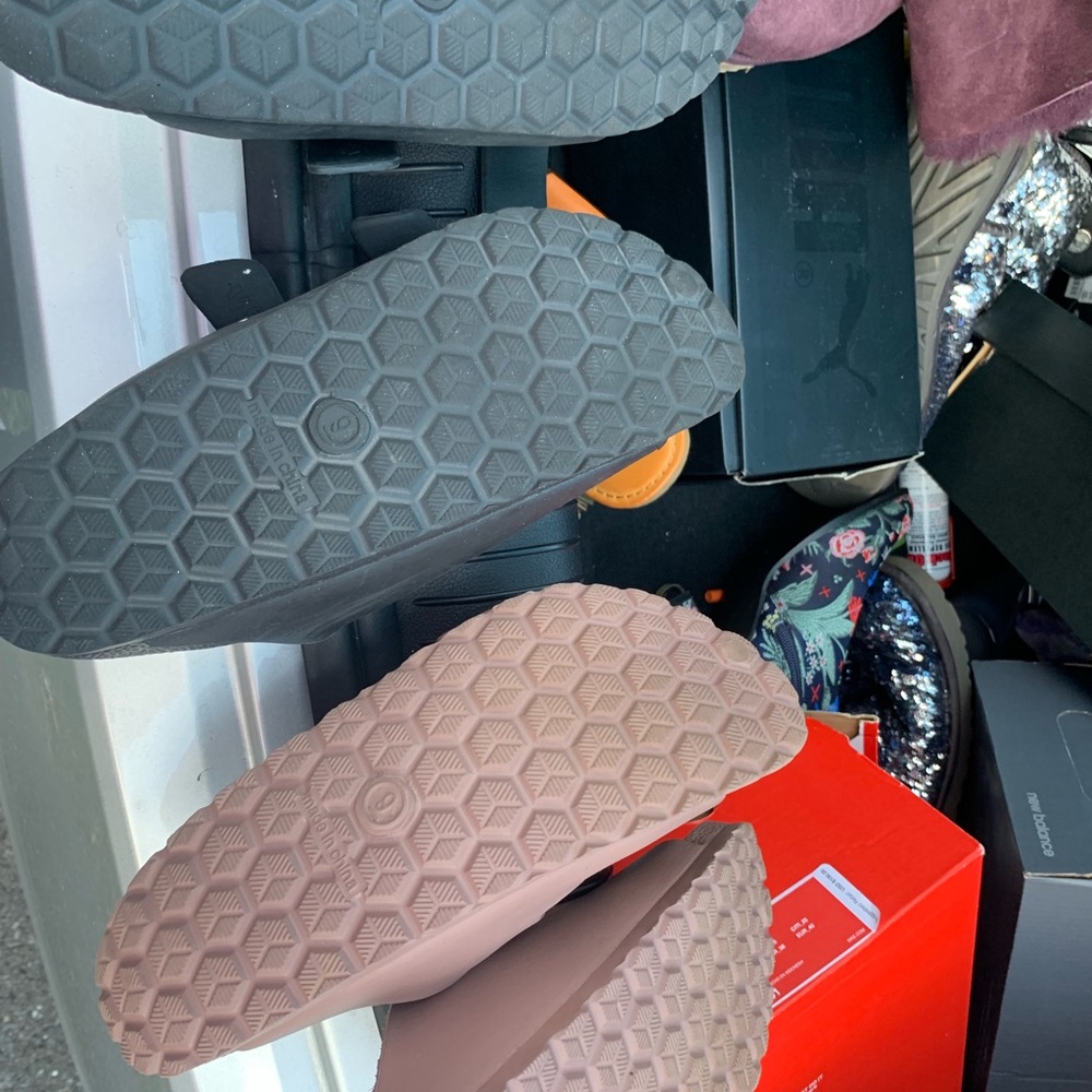 Two Steve Madden slides